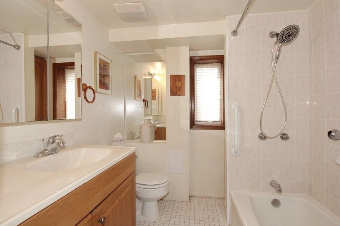 Full Bath in 2 BR Apt.