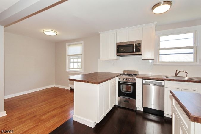 Kitchen/Dining Area