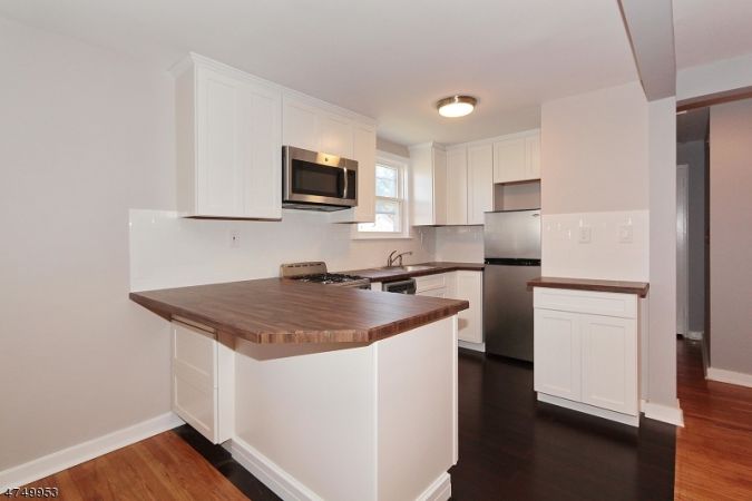 Kitchen Breakfast Bar