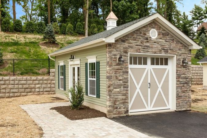 Second detached Garage/Carriage house
