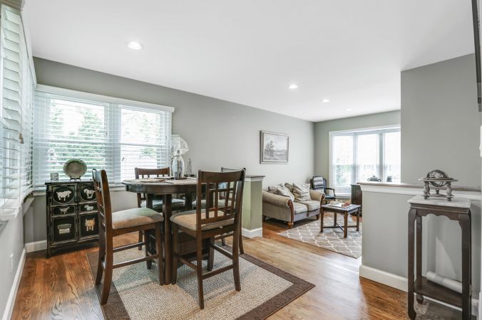 Breakfast Area into Fam Room